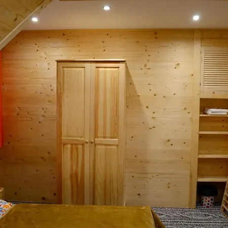 At The Obelisk - Entire Place Apartman *