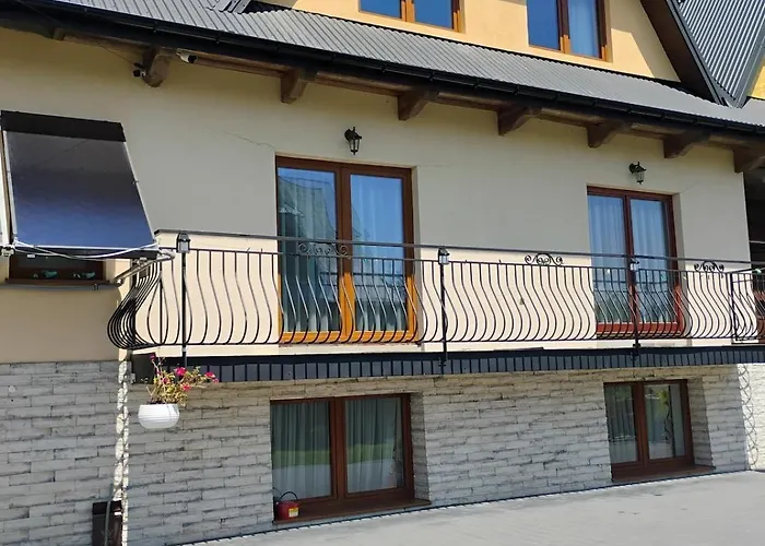 At The Obelisk - Entire Place Zab